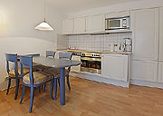 Gro&szlig;z&uuml;gige K&uuml;che in der Ferienwohnung in Binz auf R&uuml;gen